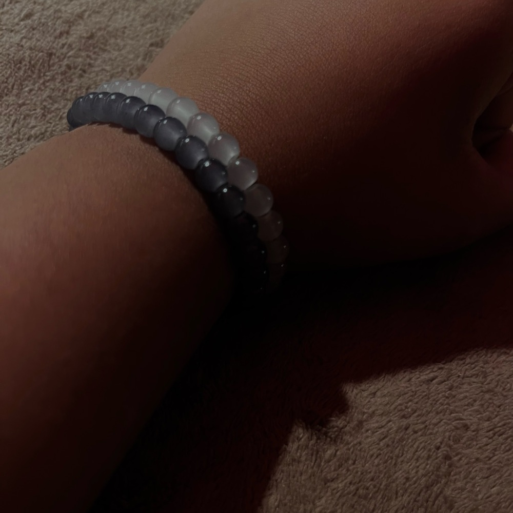 Elegant Gray Beaded Bracelet